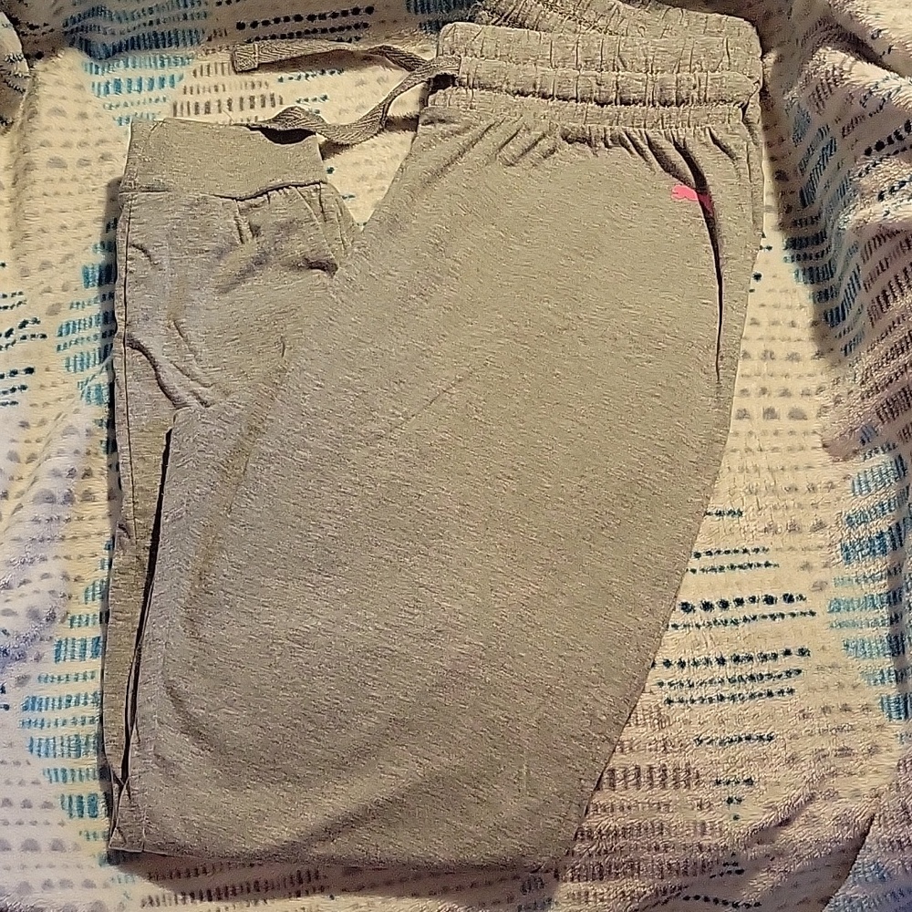 Puma ladies jogger.